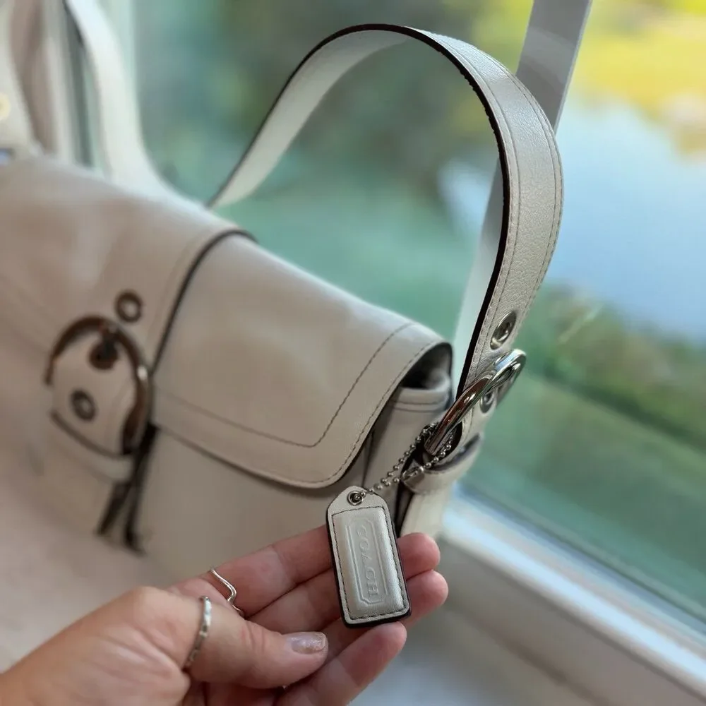 Vintage Coach 2005 White Leather Soho Buckle Flap Double Pocket No. L05S-9434